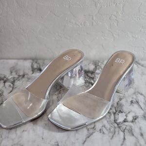 bp Silver Heeled Shoes with Sleek Design